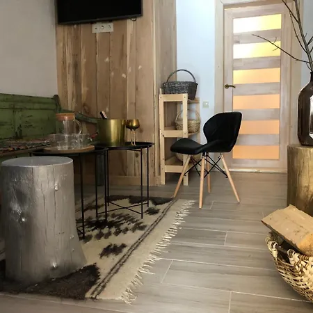 гуцульська хата * Yasinya