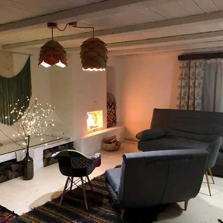 гуцульська хата * Yasinya