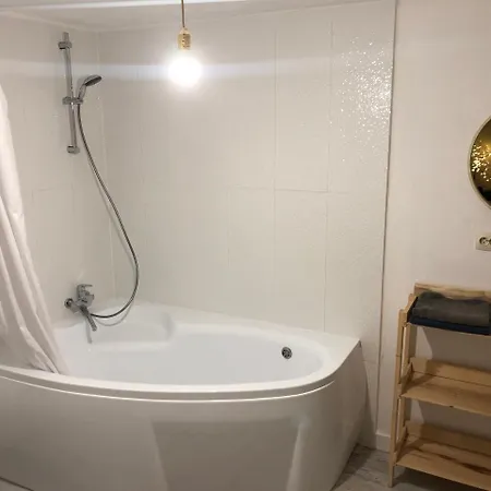 Inn гуцульська хата